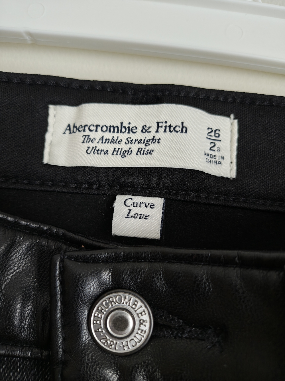 Curve Love Ultra High Rise Ankle Straight  Abercrombie & Fitch Like New ❤️ - Picture 3 of 8